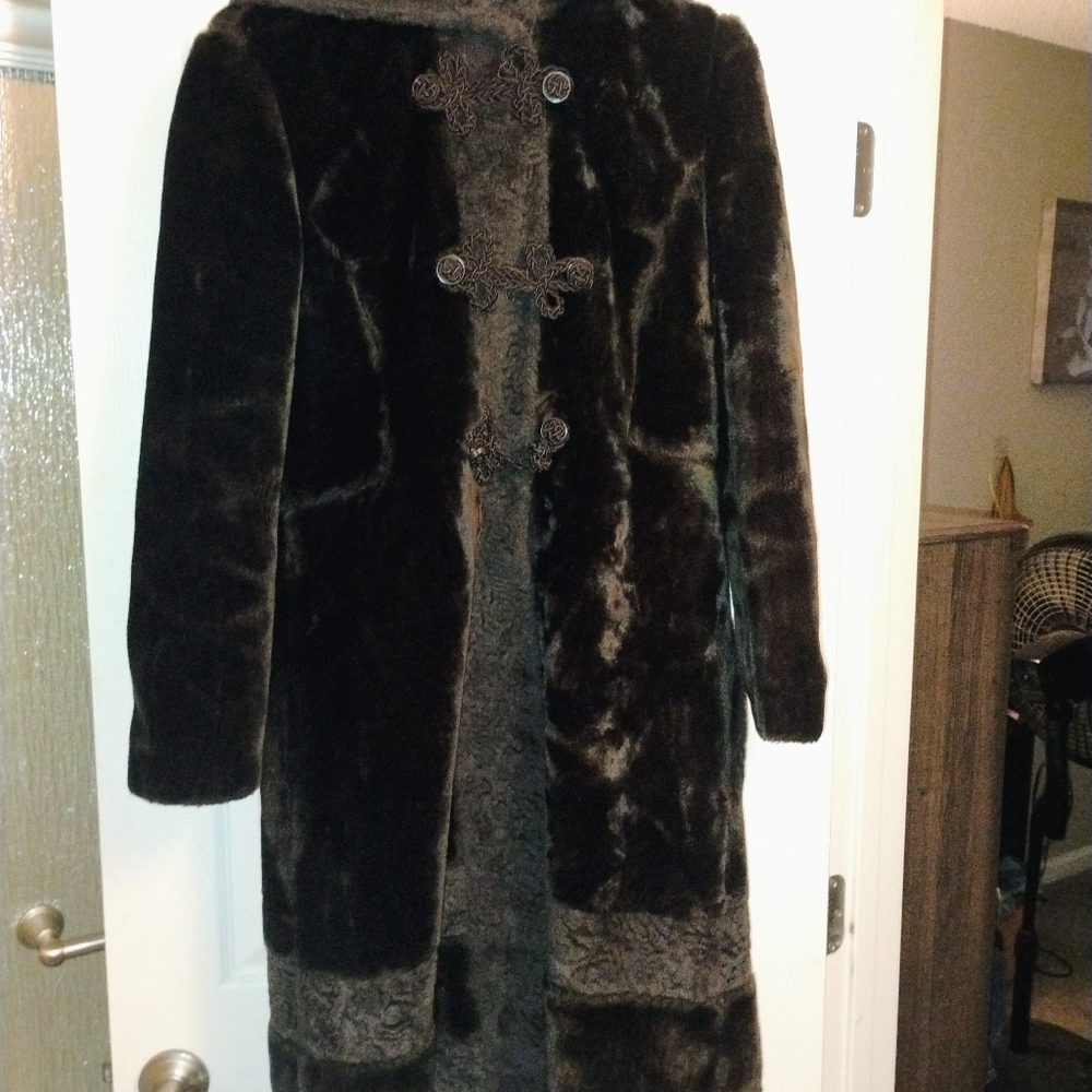 Luxurious Vintage Dark Brown Hooded Winter Coat